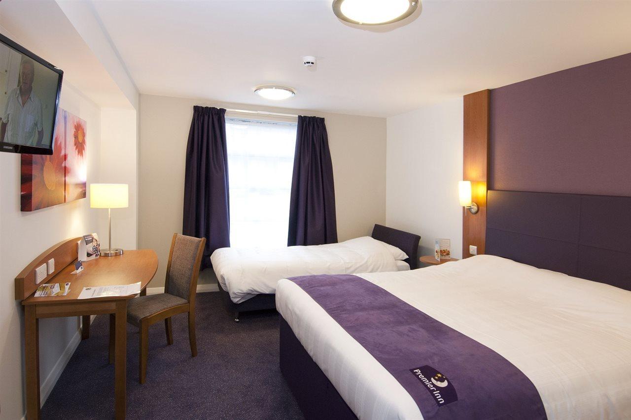 Premier Inn Barry Island Esterno foto