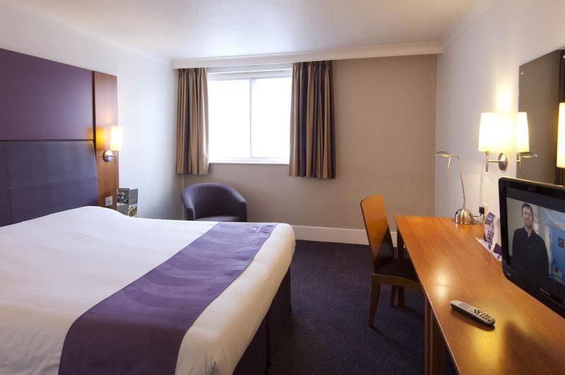 Premier Inn Barry Island Esterno foto
